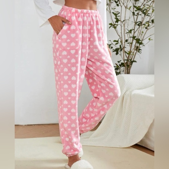 FLUFFY HEART PAJAMA PANTS - Picture 3 of 3
